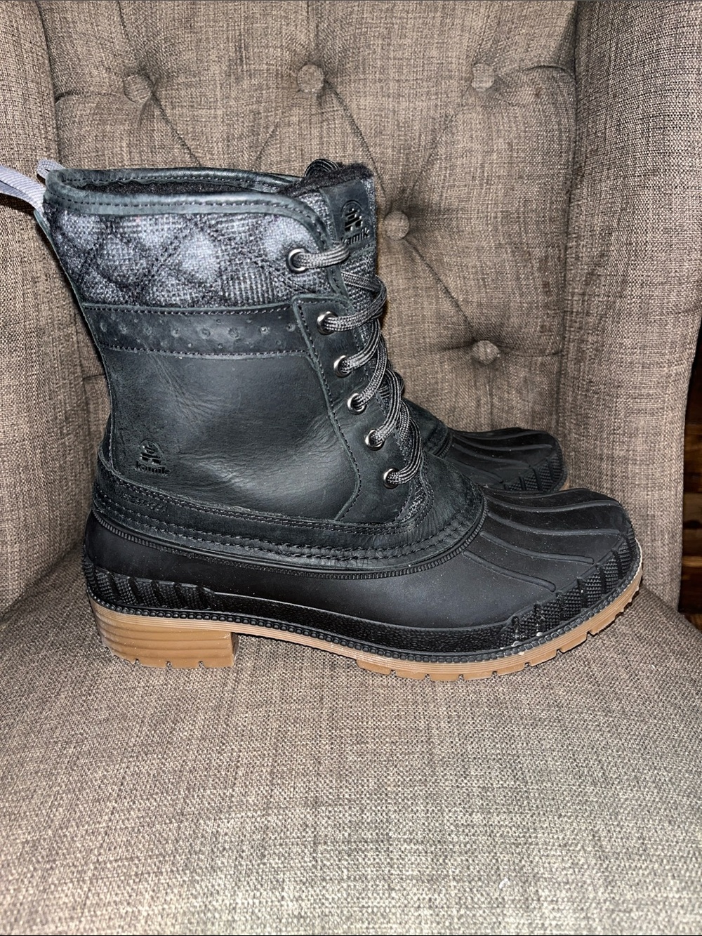 Kamik Women's Black Waterproof Lace-Up Winter Boot size 9